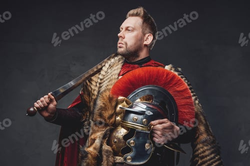 Preview: Bearded roman soldier with gladius and helmet