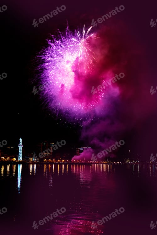 Preview: Fireworks in the night sky, Baku