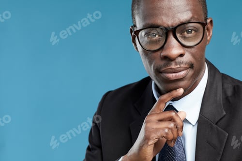 Preview: Businessman thinking over new ideas