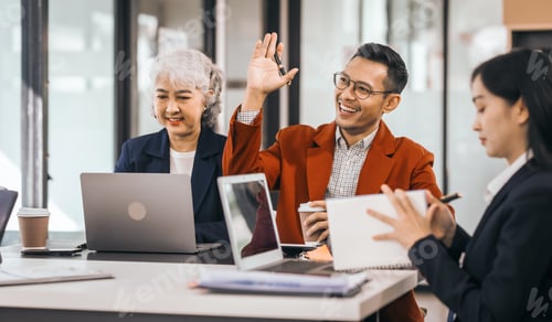 Preview: Asian people in office, group meeting in boardroom, working together, annual discuss opinions