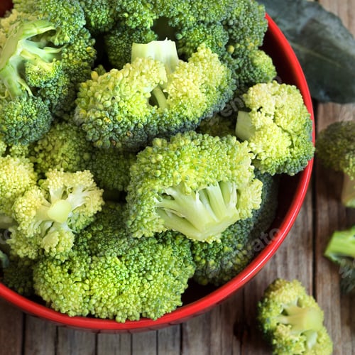 Preview: Fresh green broccoli