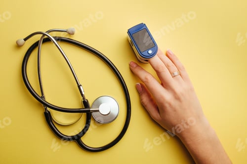 Preview: diagnostics of coronaviruses and pneumonia device heart rate monitor measures lung soturation and st