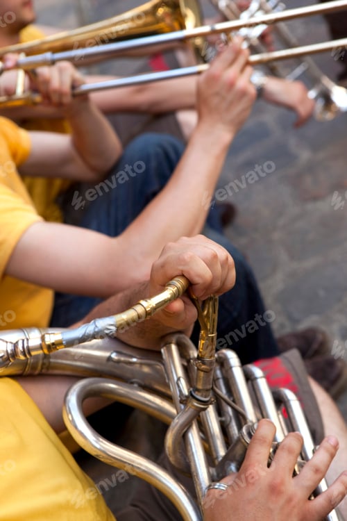 Preview: Playing wind instruments