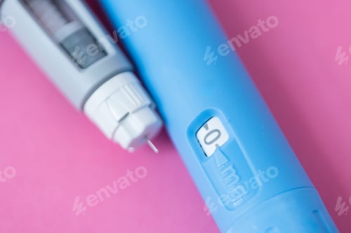Preview: Close-up of injection devices used for daily blood sugar control. Ozempic. Weight loss. Medicine