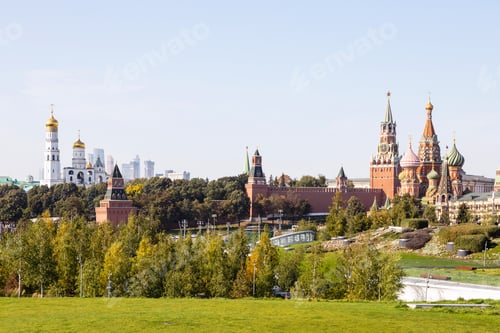 Preview: view of Kremlin from Zaryadye park in Moscow city