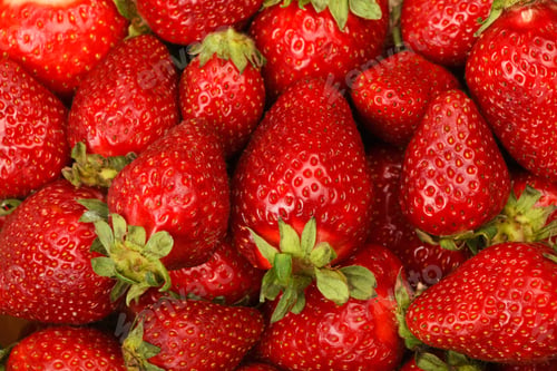 Preview: Mellow red strawberries background close up