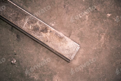 Preview: Metal ware on floor