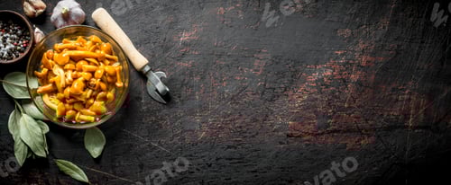 Preview: Canned mushrooms in a bowl with a bottle opener, Bay leaf and spices.