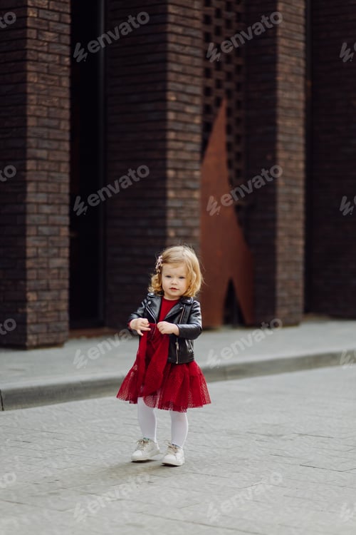 Preview: Parents and daughhter walking around the city. Spend time together. They are happy