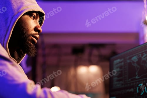 Preview: Hacker using malware to access server