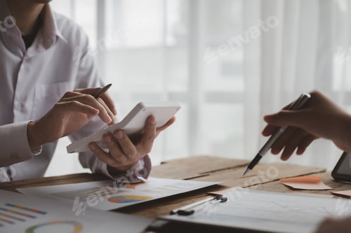 Preview: Financial Collaboration with Charts and Calculator