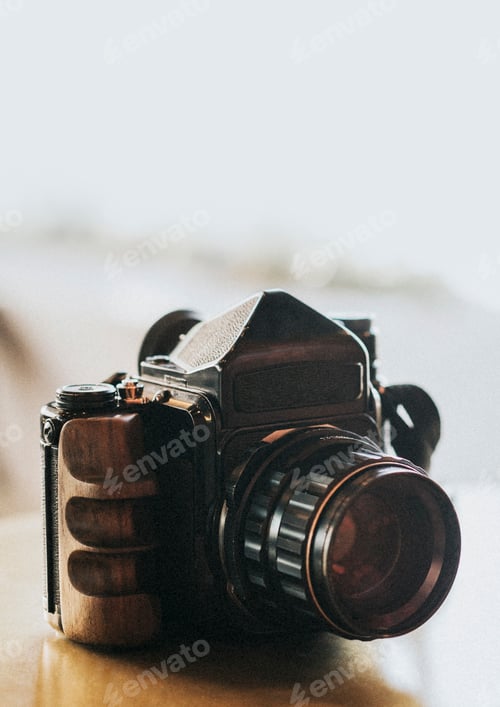 Preview: Vintage 120mm film camera on a table