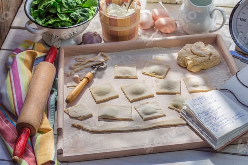 Preview: Preparations for ravioli in the sunny kitchen