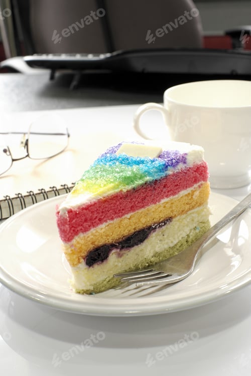 Preview: Rainbow Cake