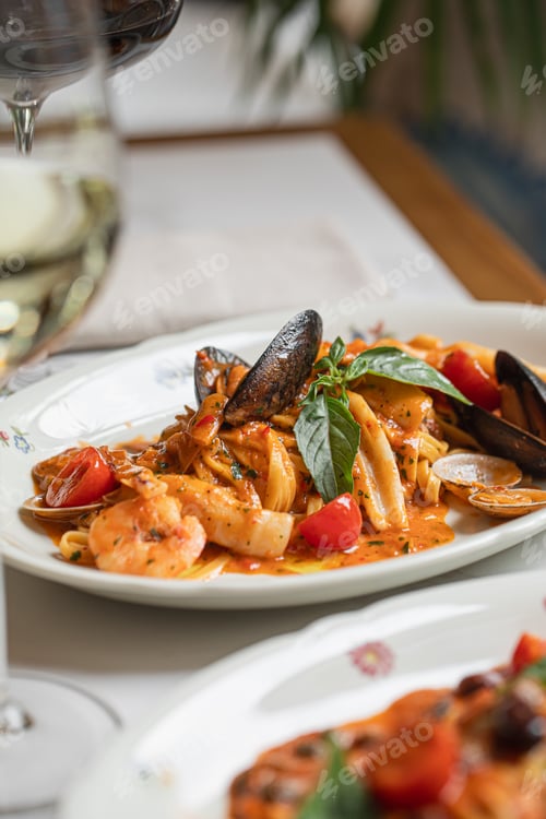 Preview: Seafood pasta with shrimp mussels and sauce