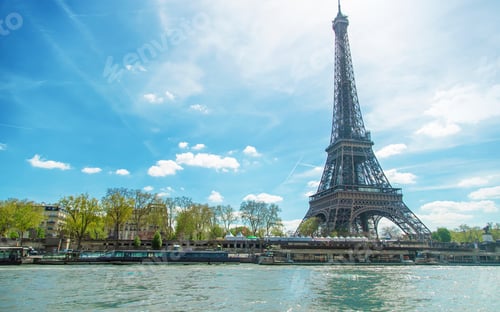 Preview: Eiffel tower beautiful spring summer photo. Selective focus.
