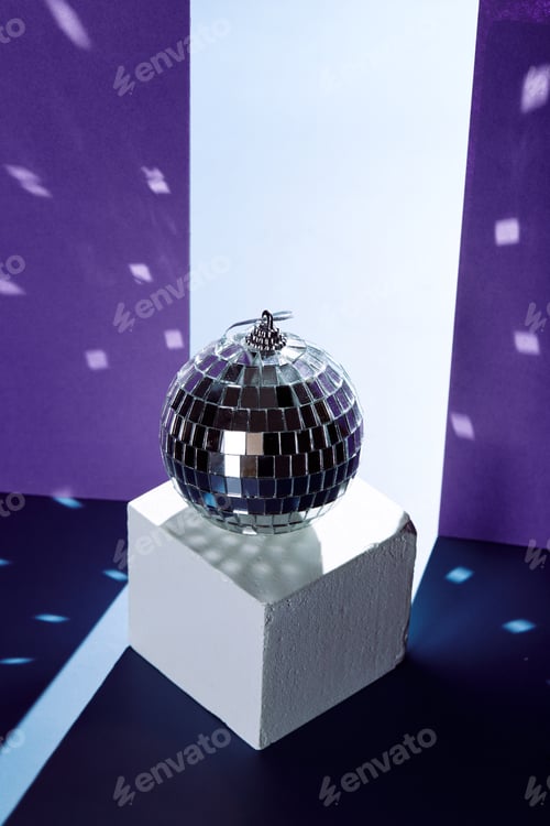 Preview: Disco mirror balls light reflections on ceiling and floor