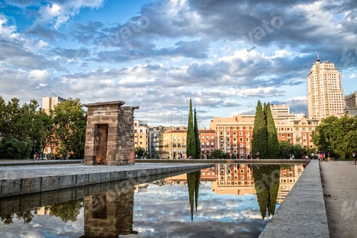 Preview: Egyptian temple in Madrid