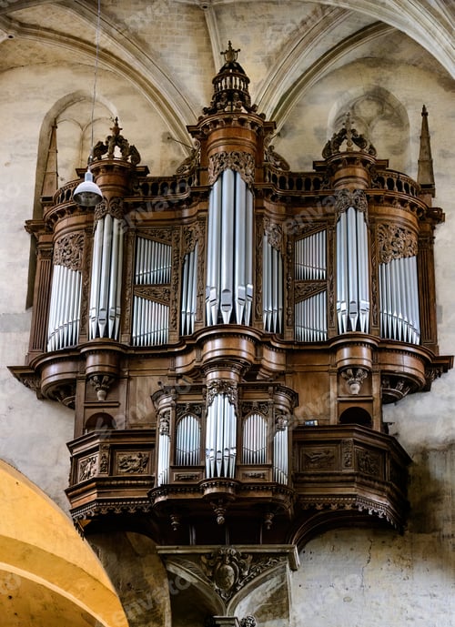 Preview: vintage pipe organ in a cathedral