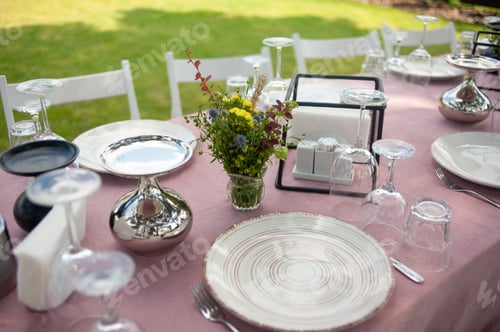Preview: Served table. hall for banquets and weddings