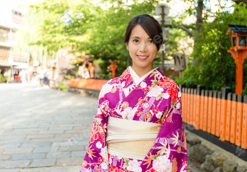 Preview: Asian Woman with kimono dress in gion