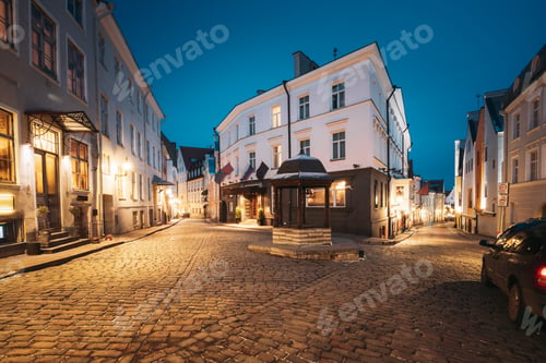 Preview: Tallinn, Estonia. Evening View Of Cat Well At Intersection Of Rataskaevu And Dunkri Street