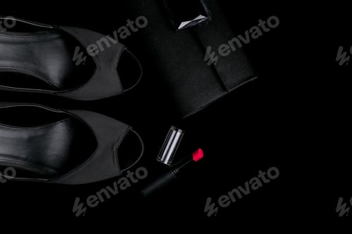 Preview: Fashion Lady Accessories Set. Minimal. Shoes, lipstick and bag on black background. Flat lay.