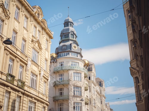 Preview: Wien, Austria - July 28, 2023: beautiful old buildings in center of Vienna