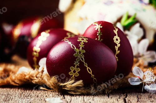 Preview: Dark red Easter eggs with a gold pattern