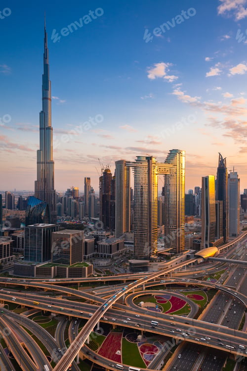 Preview: Dubai skyline at dusk