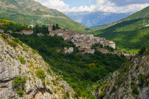 Preview: Road of Gole del Sagittario, famous canyon in Abruzzo