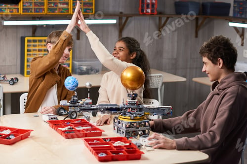 Preview: Kids Creating Science Project