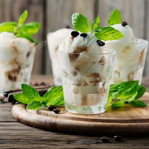 Preview: Coffee ice cream with raw coffe and mint