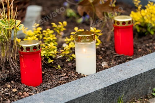 Preview: Candles burning at resting place for remembrance