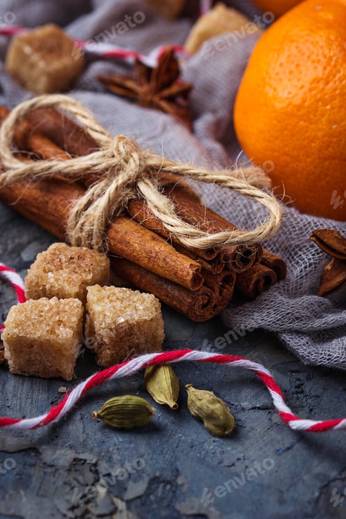 Preview: Christmas spices and orange tangerines