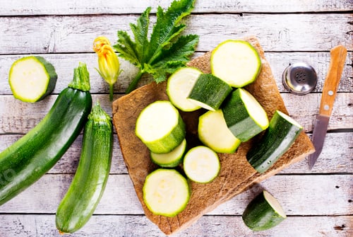 Preview: Cutting fresh and delicious zucchini