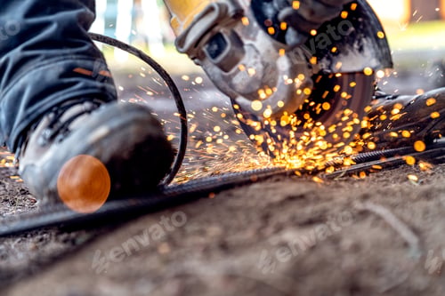 Preview: cutting iron fittings with a grinder