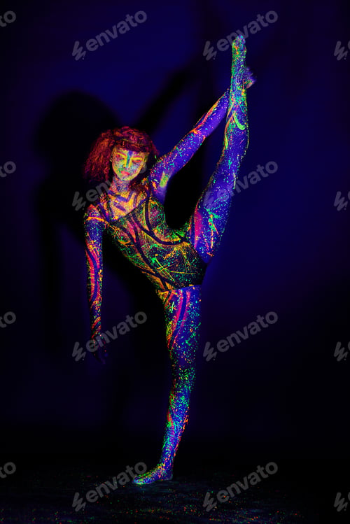 Preview: Life in neon
