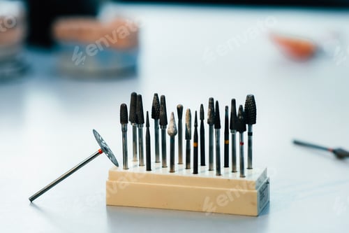 Preview: Grinding tools and drills for dental technicians