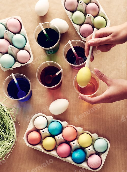Preview: Dyeing eggs is so much fun