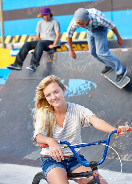 Preview: Chilling at the skatepark