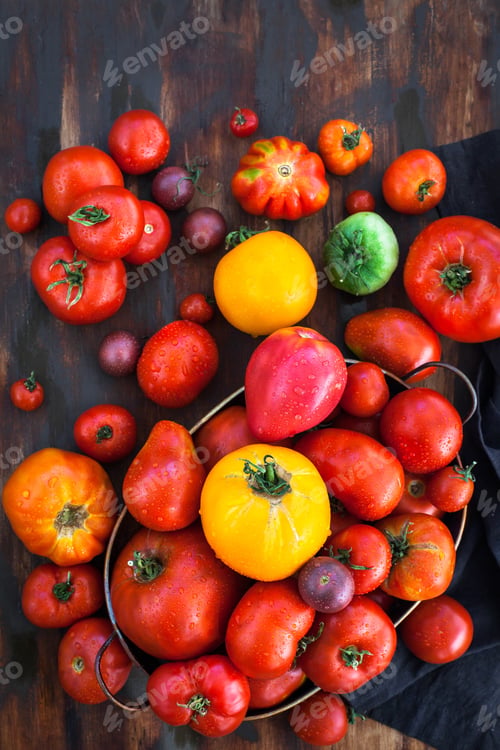 Preview: Fresh ripe tomatoes
