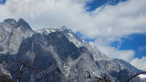 Preview: Scenic view of Jade Dragon Snow Mountain in Lijiang, Yunnan, China