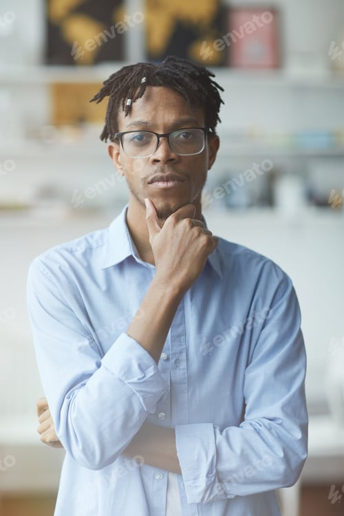 Preview: Confident African businessman