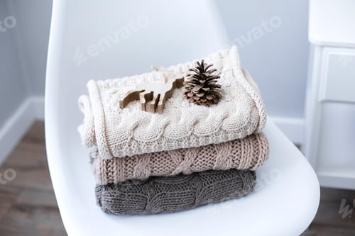 Preview: Warm Knitted Clothes with Wooden Deer Decoration