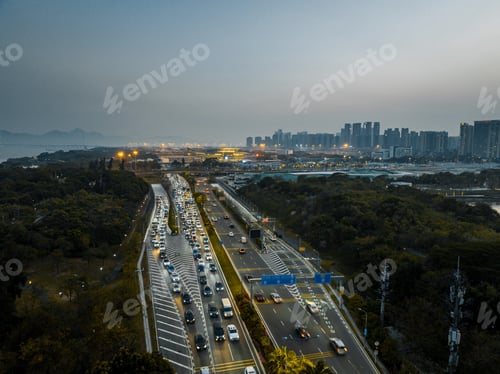 Preview: City Traffic Flowing Smoothly on a Highway