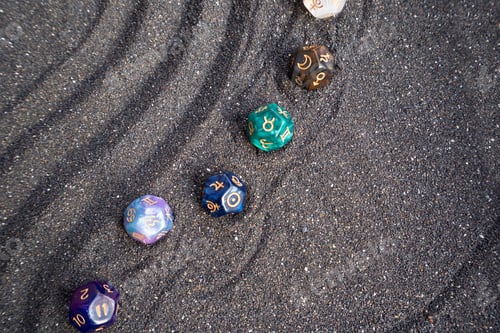 Preview: Zodiac horoscope with divination dice