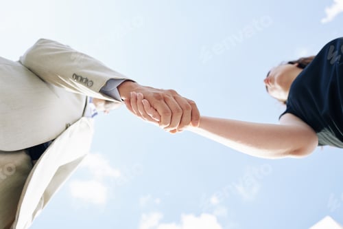 Preview: Business partners shaking hands