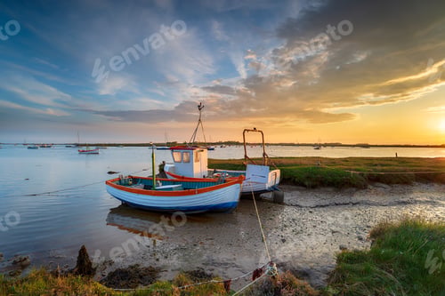 Preview: Fishing boats on the mouth of the River Alde