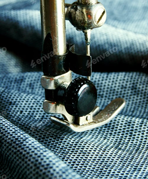 Preview: The sewing machine close-up.